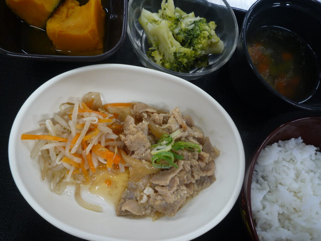くみのき苑さらさ　豚肉のごまだれ焼