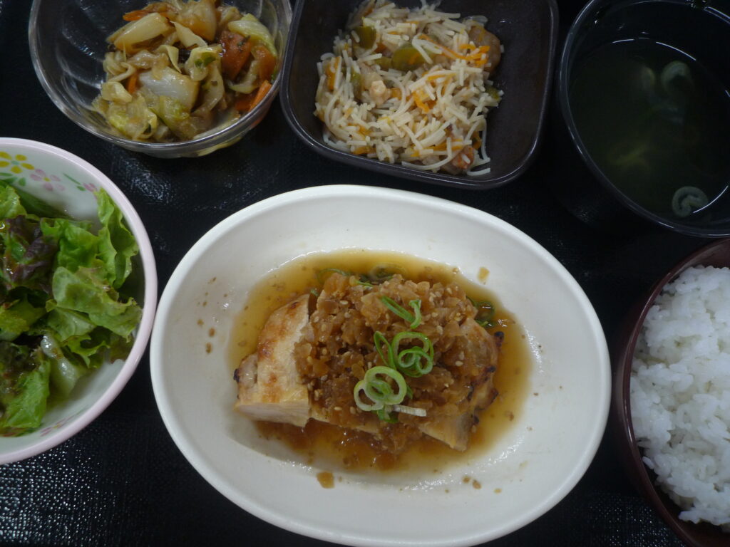 くみのき苑さらさ　鶏肉の香味焼
