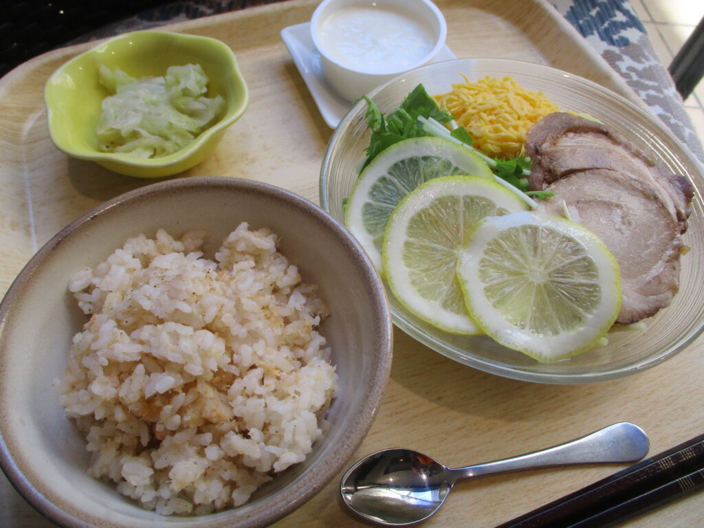くみのき苑しらさぎ　冷やしレモンラーメン