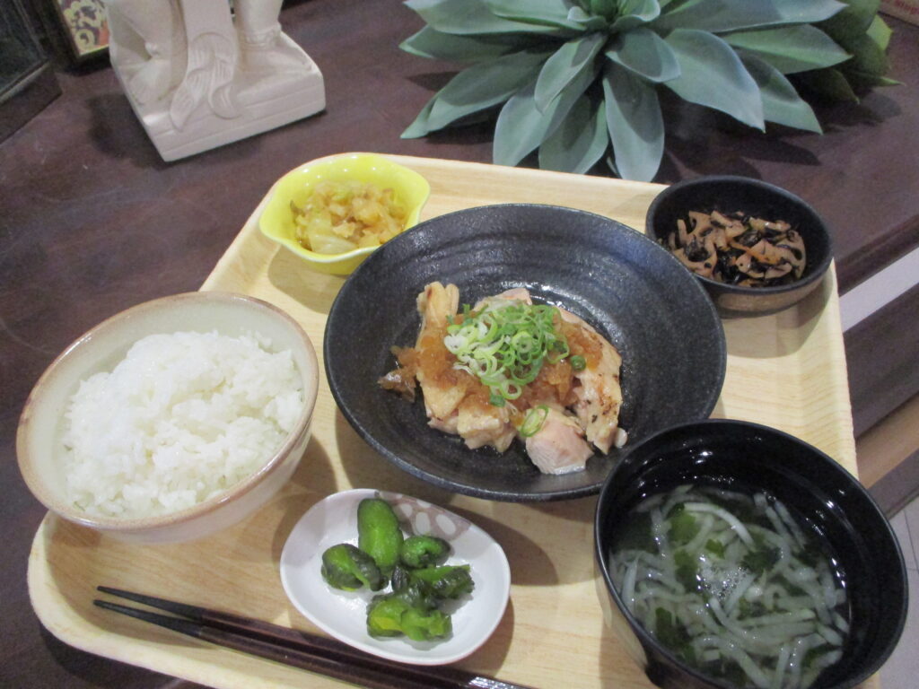 くみのき苑しらさぎ　鶏肉の香味焼き
