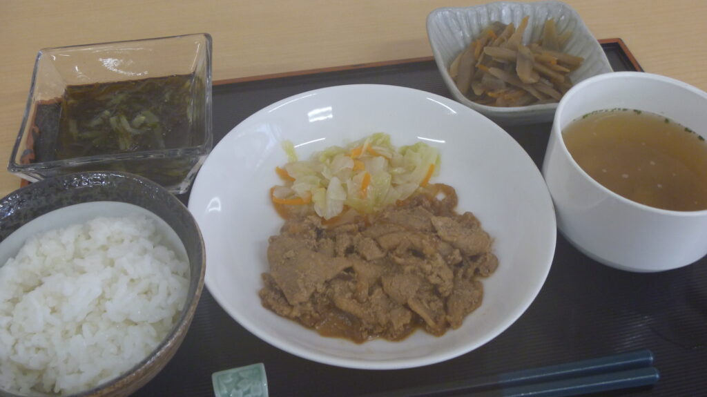 くみのき苑ゆらら　豚肉の甘辛炒め
