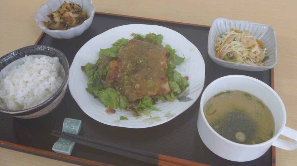 くみのき苑ゆらら　鶏肉の香味焼き