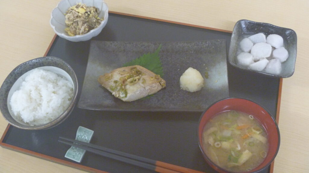 くみのき苑ゆらら　さごしの香味つけ焼き