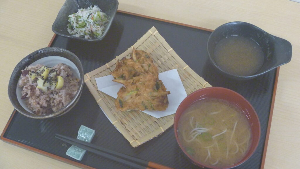 くみのき苑ゆらら　桜えびのかき揚げ