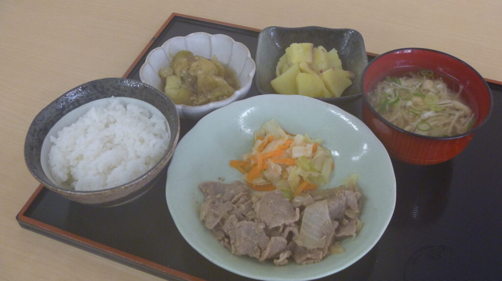 くみのき苑ゆらら　牛肉のごまだれ焼