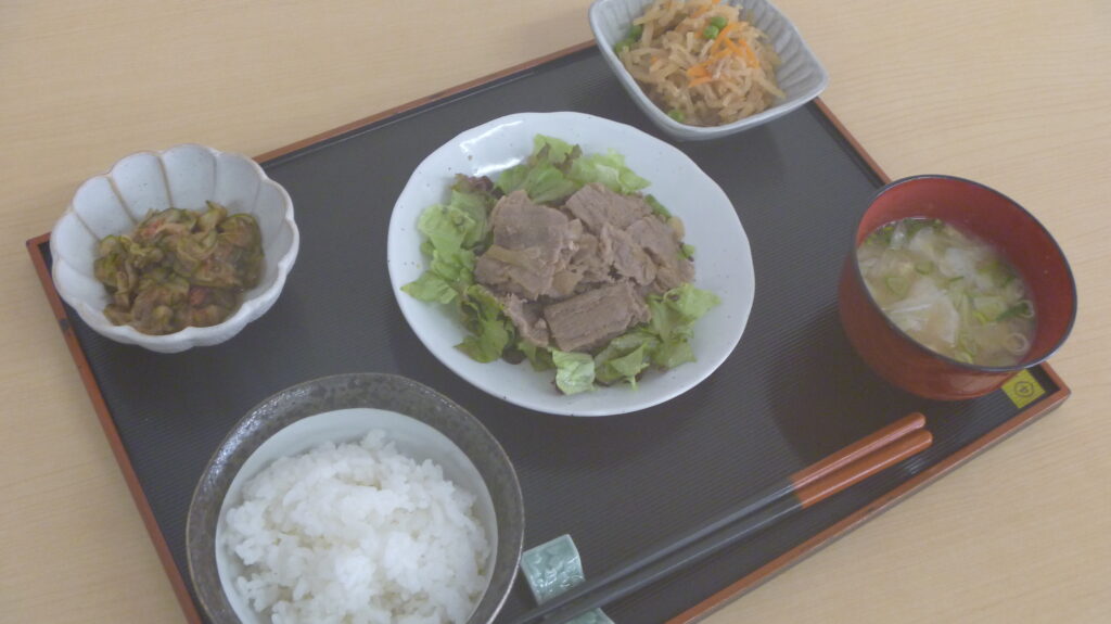 くみのき苑ゆらら　牛肉の和風つけ焼