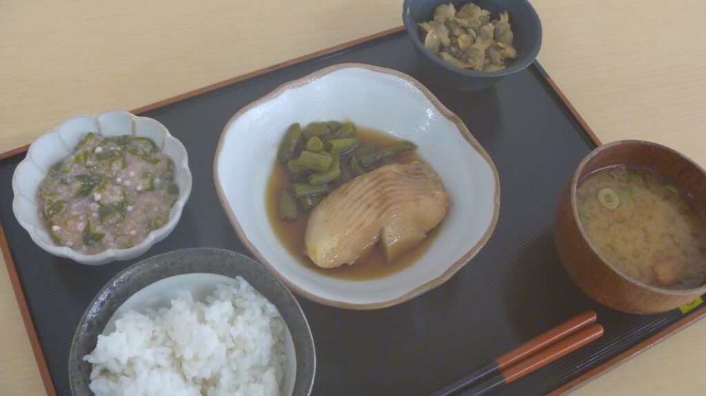 くみのき苑ゆらら　からすかれいの煮付