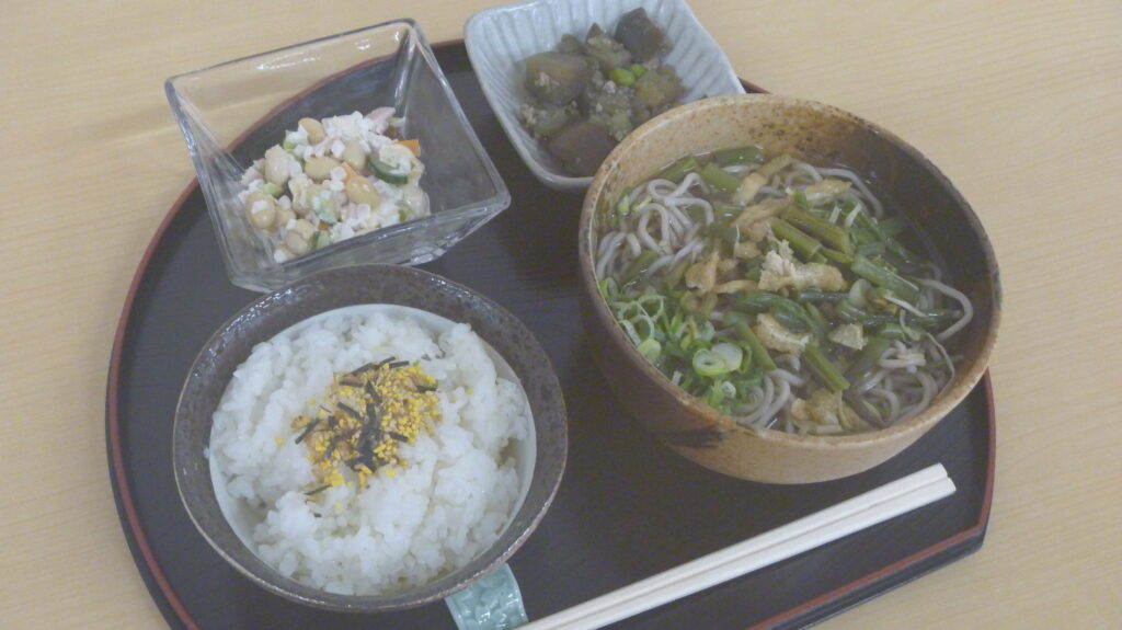 くみのき苑ゆらら　山菜そば