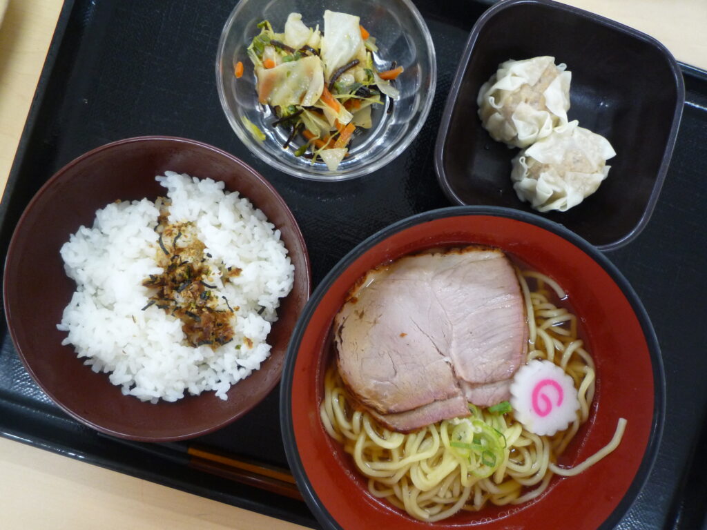 くみのき苑さらさ　醤油ラーメン
