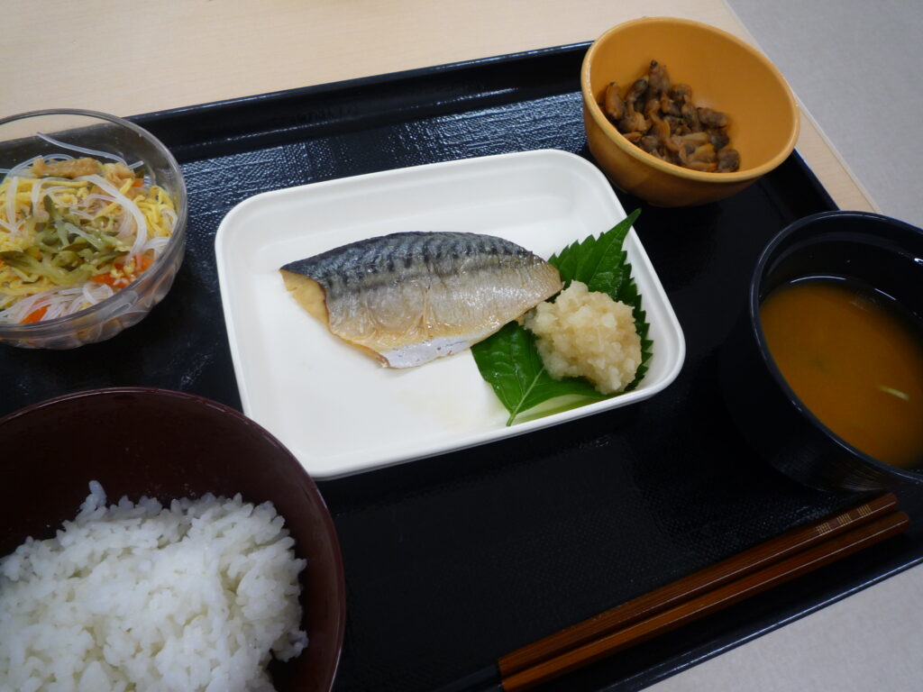 くみのき苑さらさ　さばの塩焼