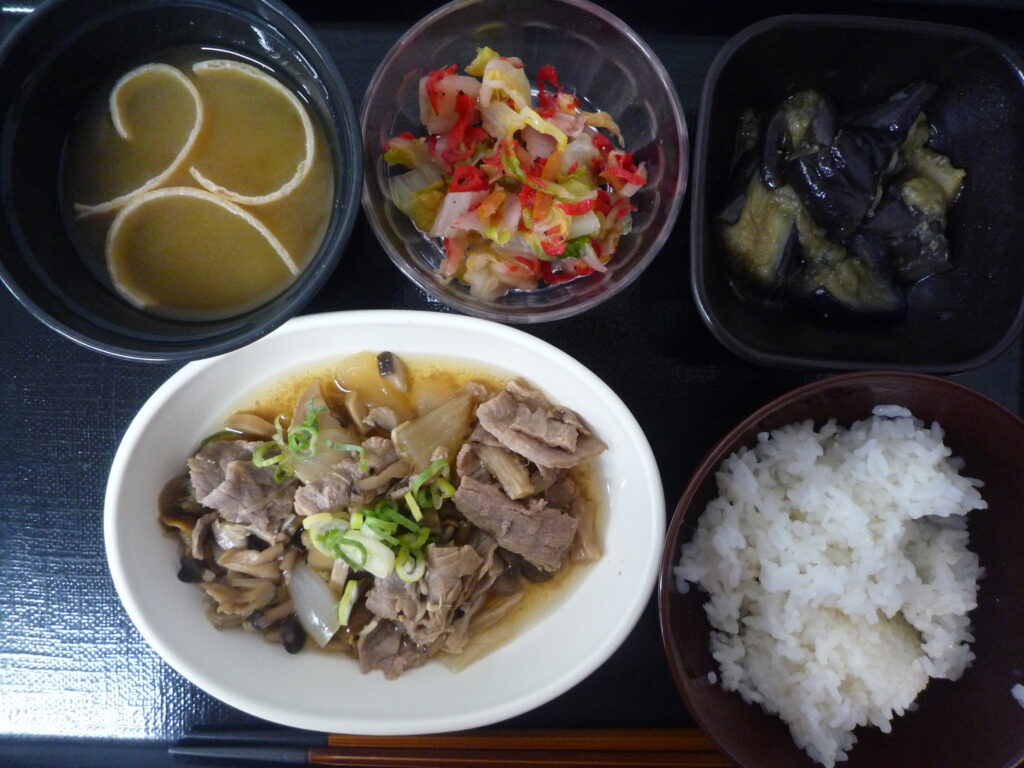 くみのき苑さらさ　牛肉ときのこのすき煮