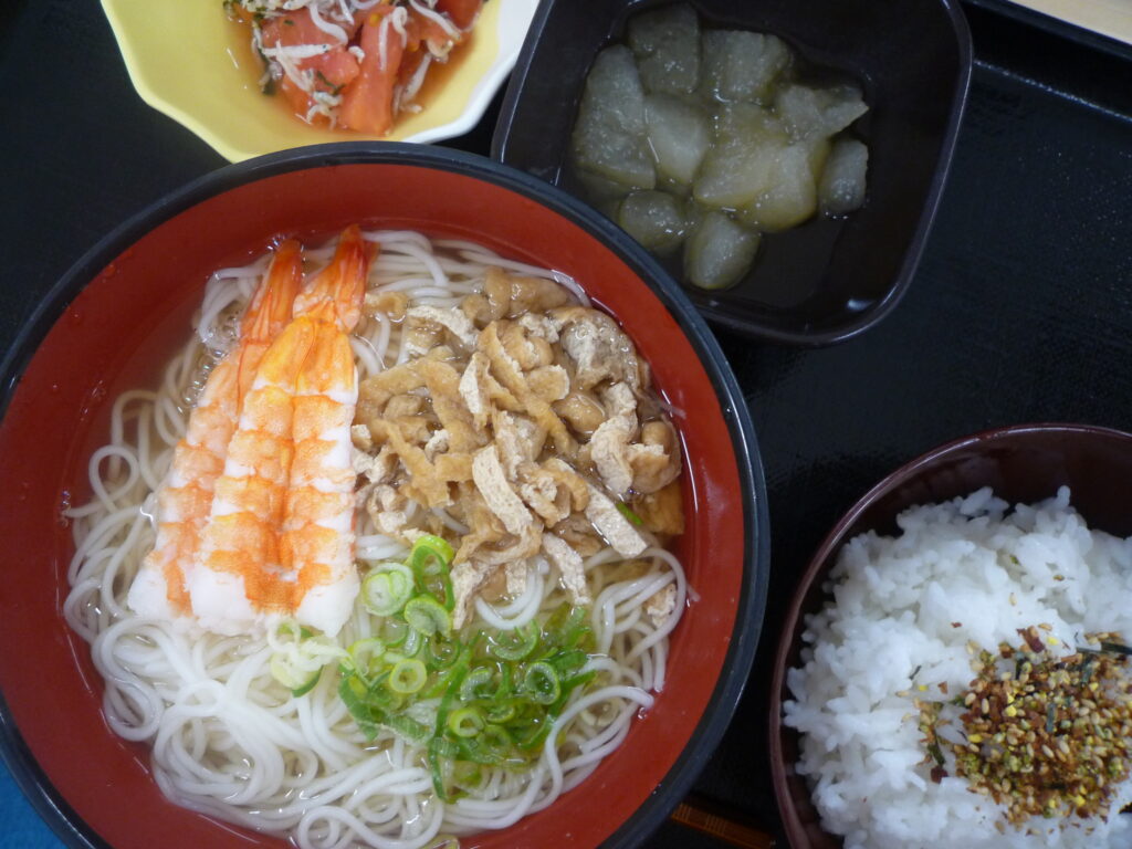 くみのき苑さらさ　煮麺