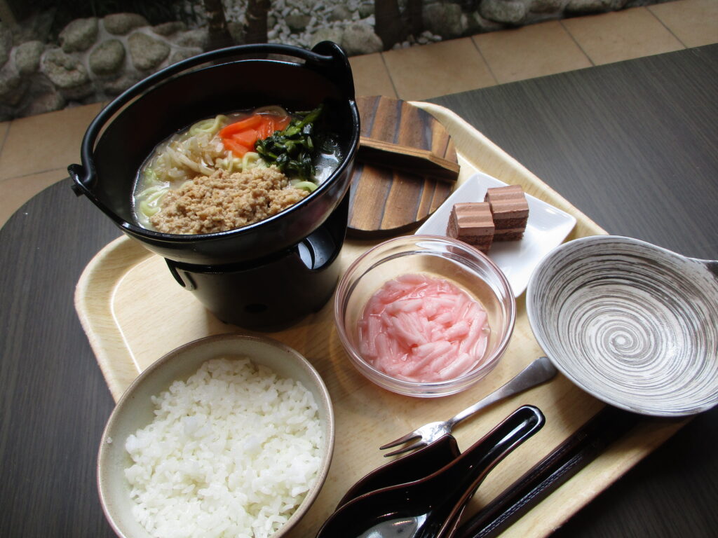 くみのき苑しらさぎ　鶏そぼろ鍋