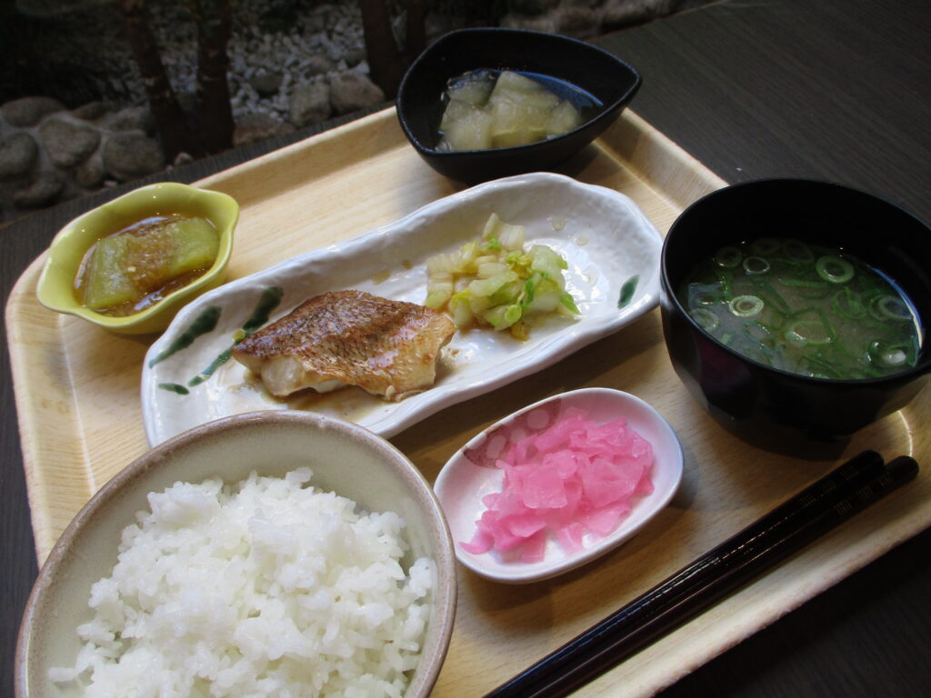 くみのき苑しらさぎ　赤魚の柚子香焼