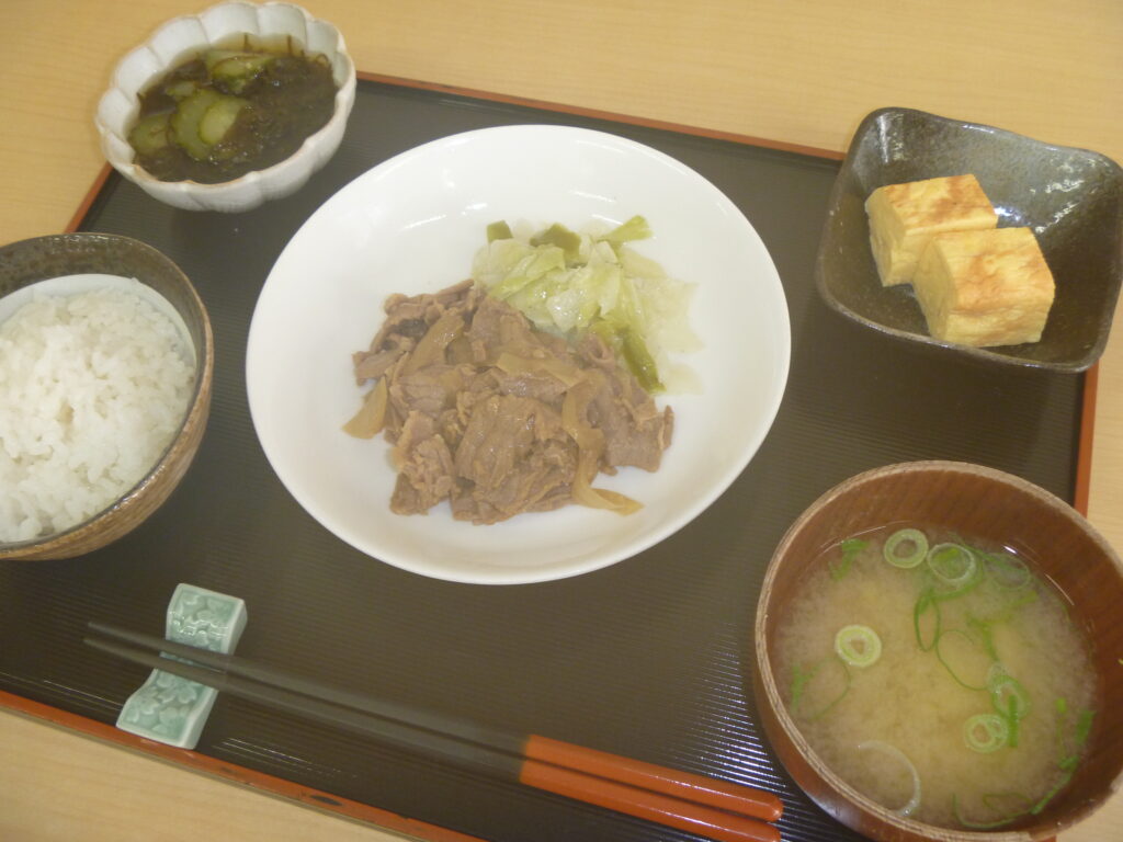 くみのき苑ゆらら　牛肉の和風つけ焼