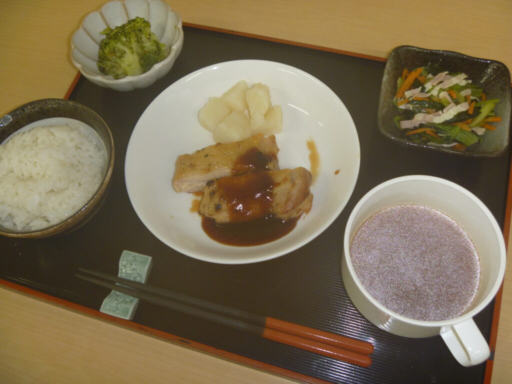 くみのき苑ゆらら　チキンステーキ