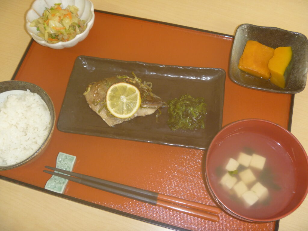 くみのき苑ゆらら　ほっけの幽庵焼き