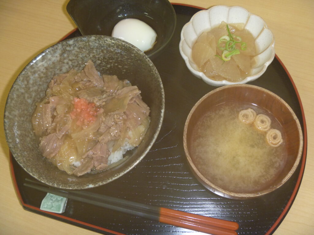 くみのき苑ゆらら　牛丼
