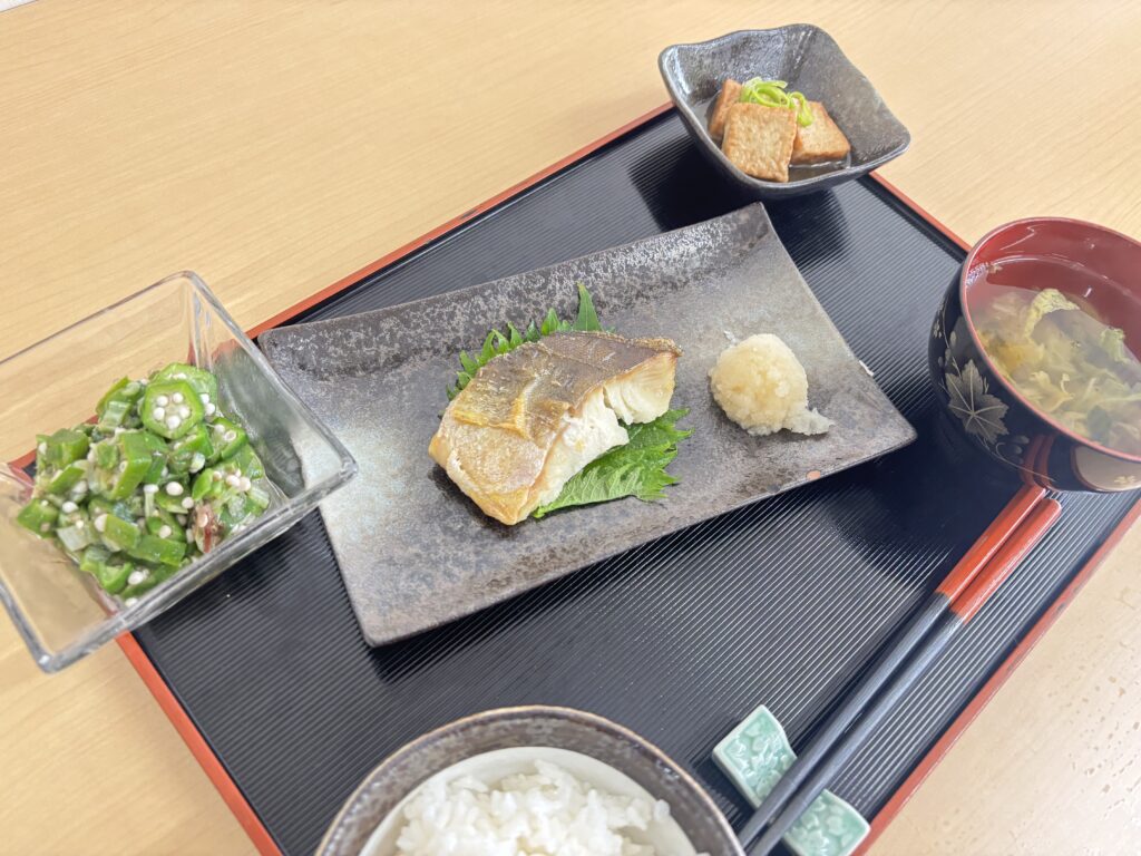 くみのき苑ゆらら　ほっけの塩焼き