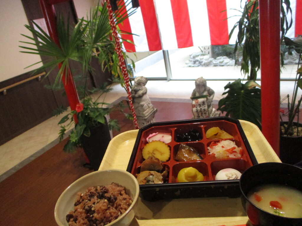 くみのき苑しらさぎ　おせち料理