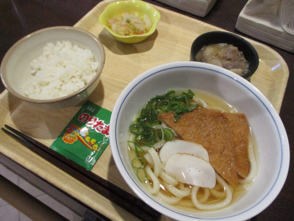 くみのき苑しらさぎ　きつねうどん