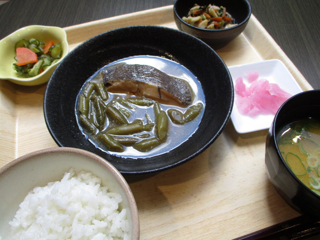 くみのき苑しらさぎ　黄金かれいの煮付