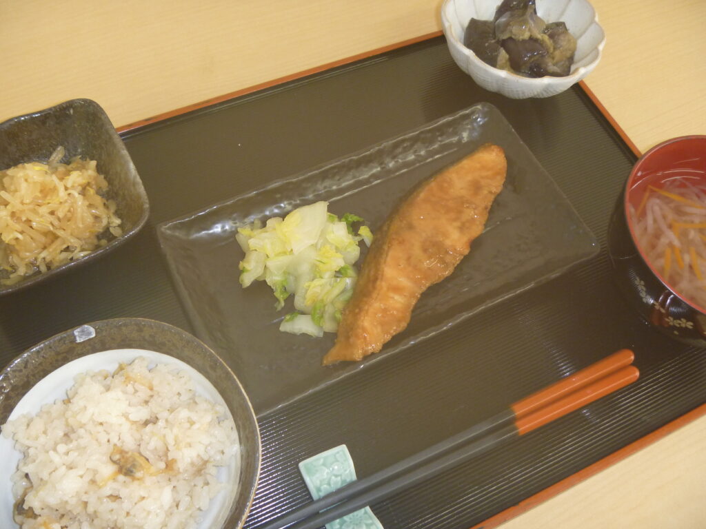くみのき苑ゆらら　鮭の照焼