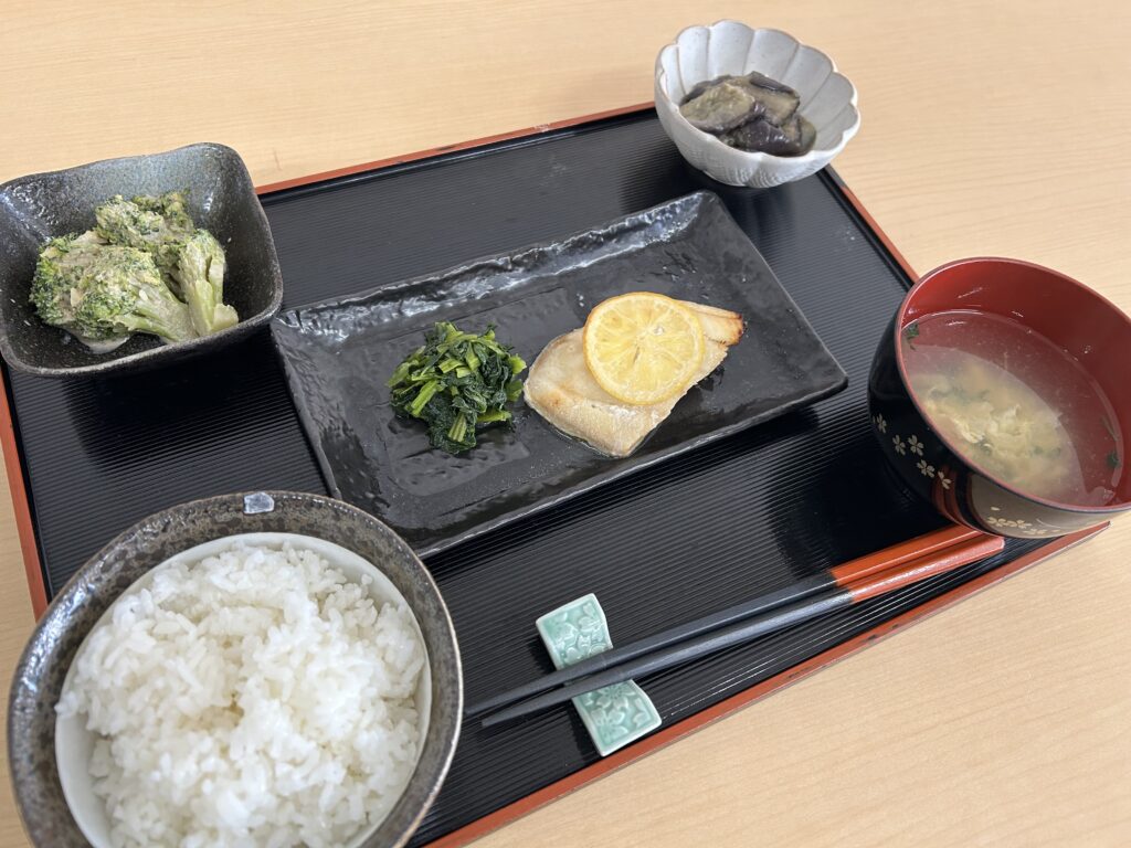 くみのき苑ゆらら　ほっけの幽庵焼き