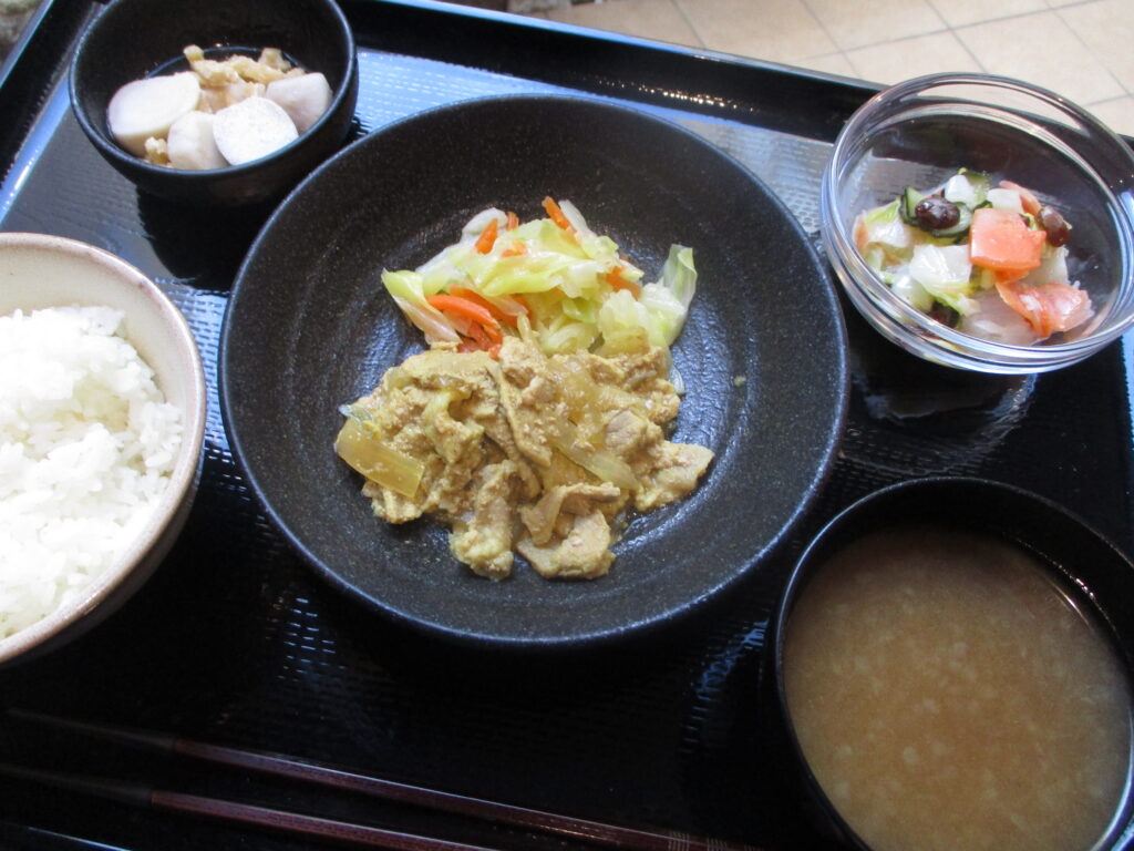 くみのき苑しらさぎ　豚肉のカレー照焼